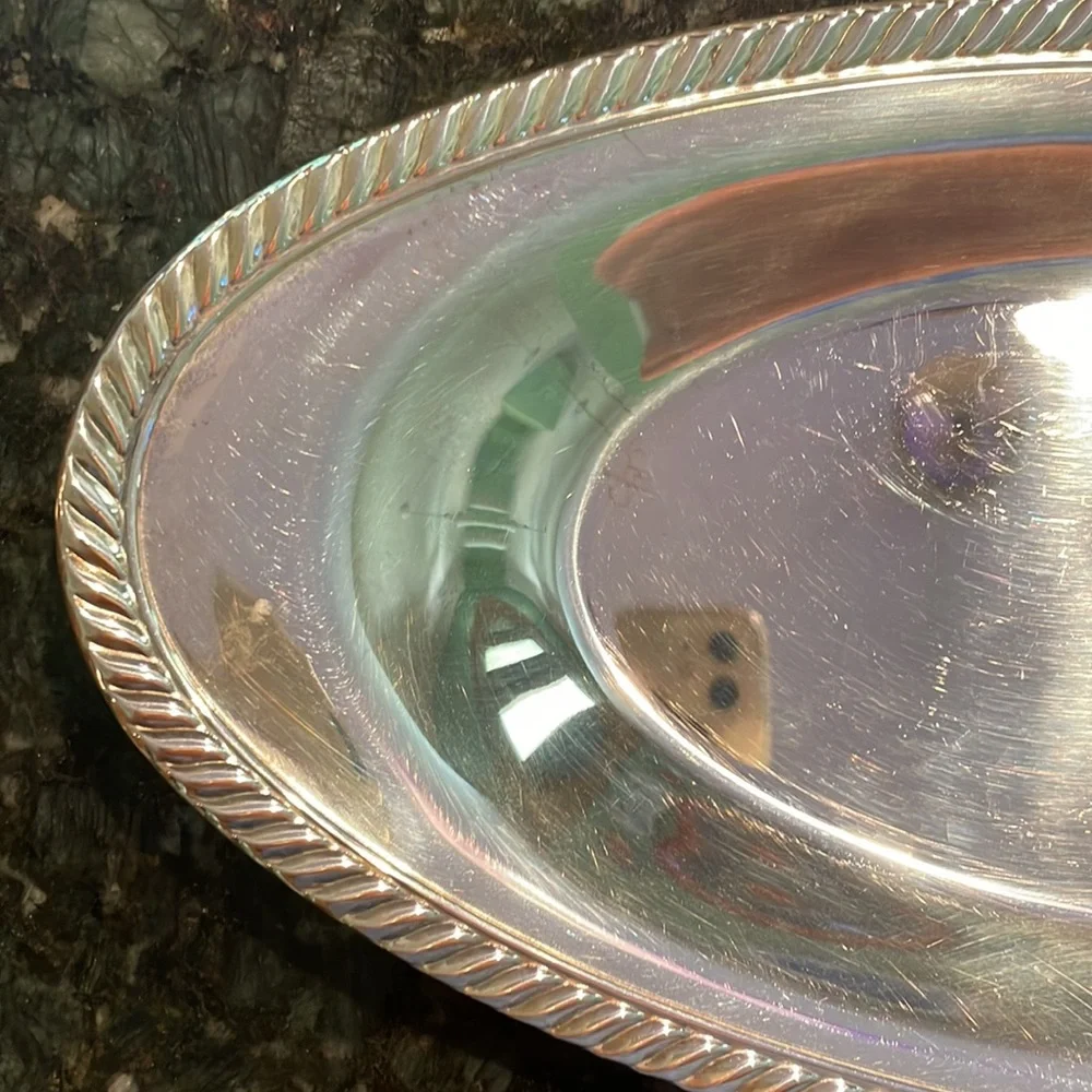 Vintage WM Rogers Silverplate oval bread serving Tray